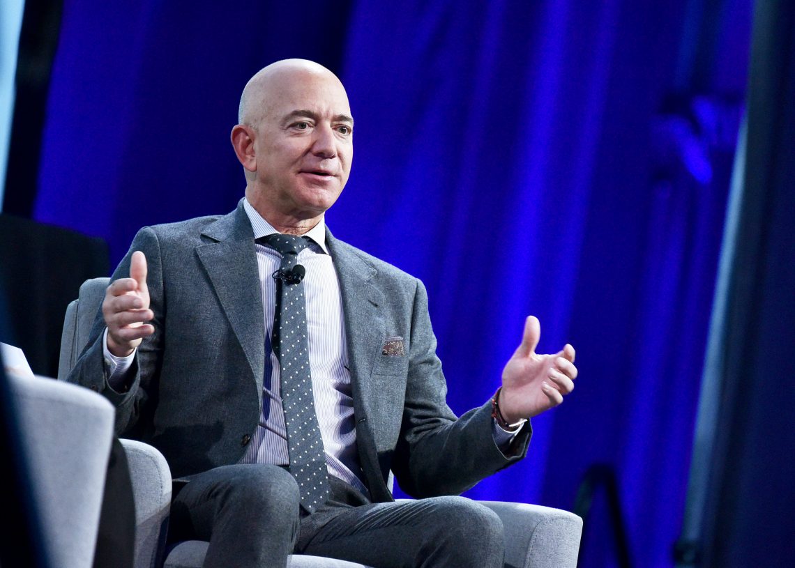 Jeff Bezos vuelve a superar a Elon Musk como el hombre más rico del mundo