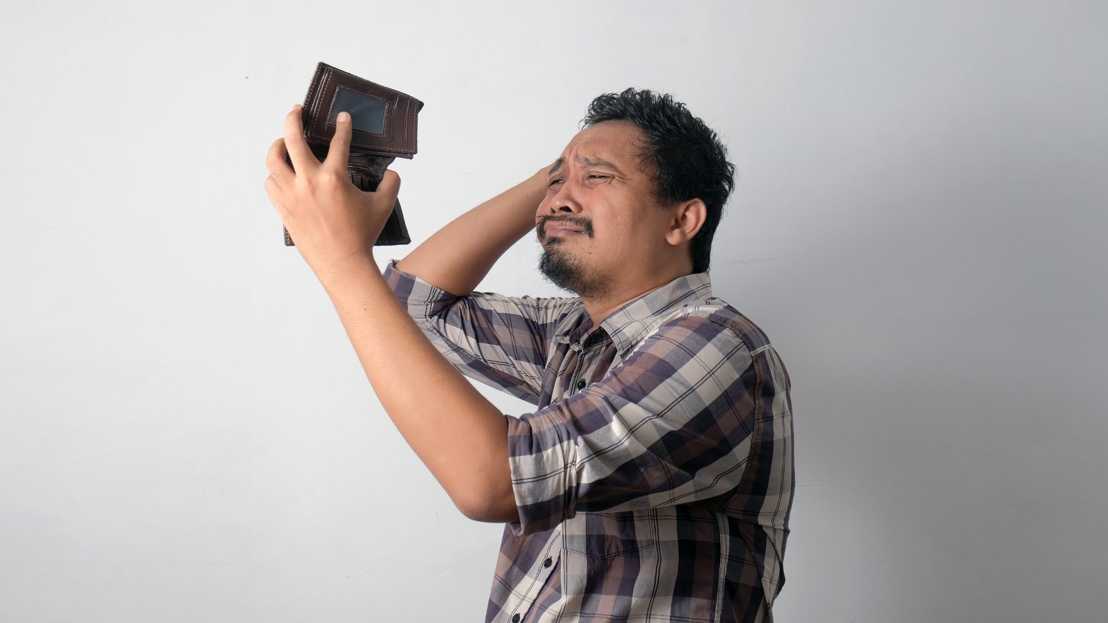 Los hombres son más propensos a caer en incumplimiento financiero que las mujeres Los hombres son más propensos a caer en incumplimiento financiero que las mujeres