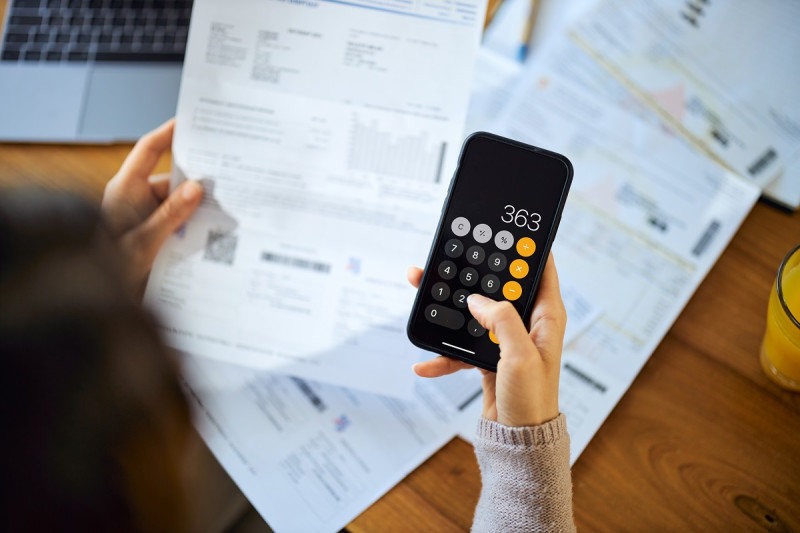 Mujeres son el 48.2% de deudores del sistema financiero