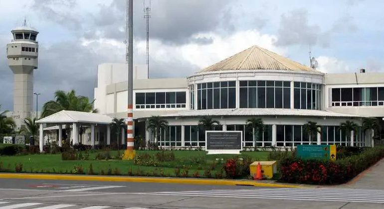 Proyectos aeronáuticos convertirán aeropuerto María Montez en importante enclave económico del Suroeste Proyectos aeronáuticos convertirán aeropuerto María Montez en importante enclave económico del Suroeste