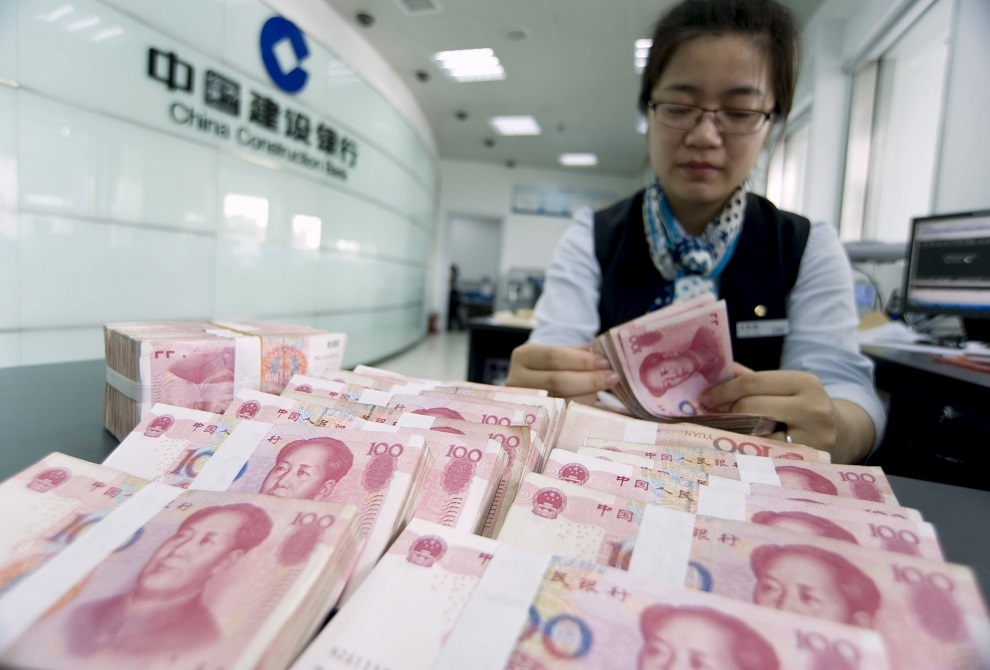 El yuan cae por debajo de los US$7.2 por primera vez desde noviembre