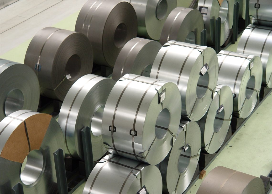 El PMI manufacturero de Estados Unidos repunta en febrero a niveles no vistos desde julio de 2022