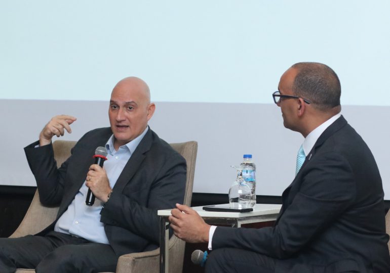 Ministerio de Economía presenta iniciativa “Santo Domingo 2050” a Directivos de la Cámara Americana de Comercio de la RD Ministerio de Economía presenta iniciativa “Santo Domingo 2050” a Directivos de la Cámara Americana de Comercio de la RD