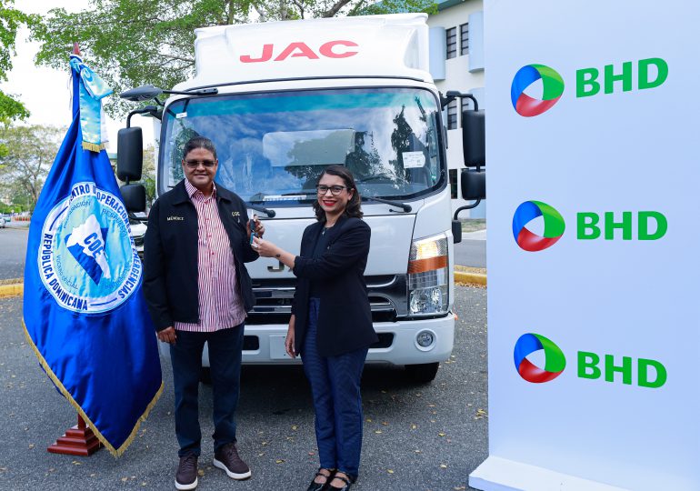 Banco BHD apoya labor del COE con la donación de equipos y maquinarias Banco BHD apoya labor del COE con la donación de equipos y maquinarias