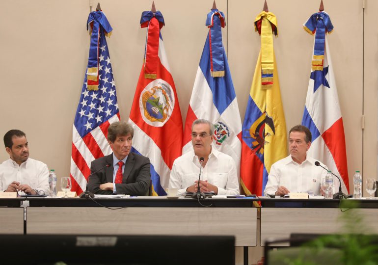 Abinader afirma en encuentro ADD potencial de RD para expandir nuevas industrias y generar más empleos Abinader afirma en encuentro ADD potencial de RD para expandir nuevas industrias y generar más empleos