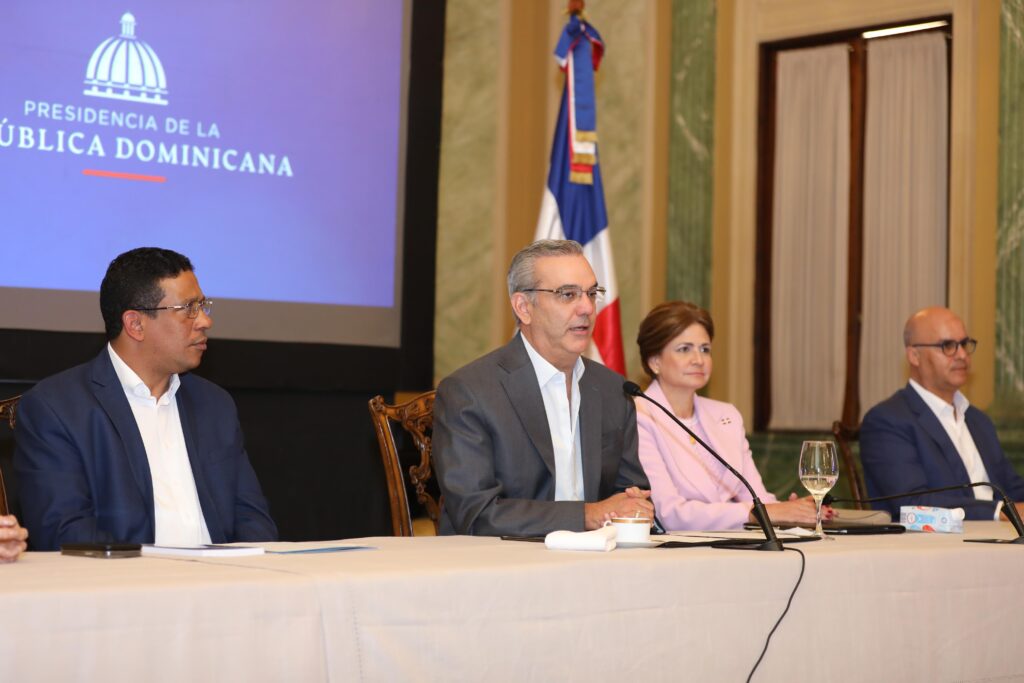 Gobierno presenta nuevo reglamento de aplicación de la Ley 340-06 que aportará controles a las contrataciones públicas