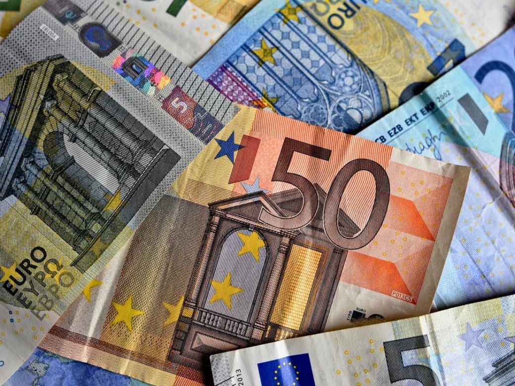 Alemania coloca €3,605 millones en bonos a tres y nueve meses