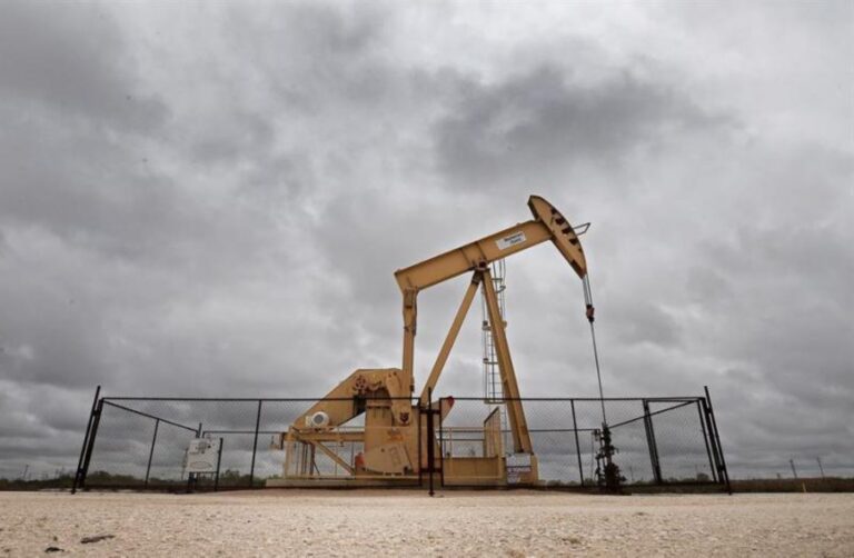 El petróleo de Texas baja un 0.25%, a US$78.93 el barril El petróleo de Texas baja un 0.25%, a US$78.93 el barril