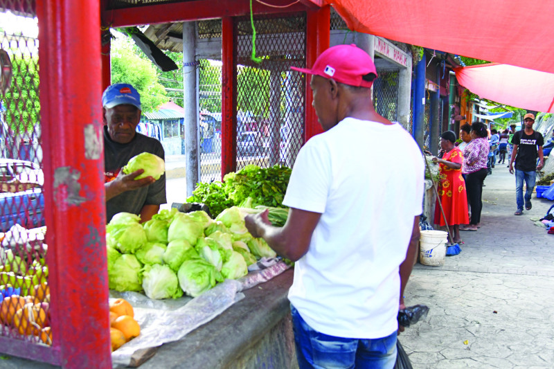 Algunos productos bajan de precio, el arroz sigue caro