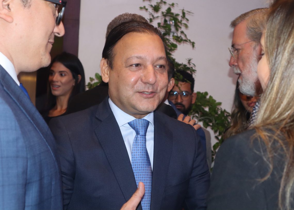 Abel Martínez promete eliminar el anticipo fiscal para impulsar el desarrollo industrial Abel Martínez promete eliminar el anticipo fiscal para impulsar el desarrollo industrial