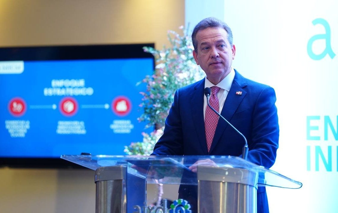 Ito Bisonó destaca Decreto 148-22 como pieza clave para consolidar un "hub logístico" en RD Ito Bisonó destaca Decreto 148-22 como pieza clave para consolidar un "hub logístico" en RD