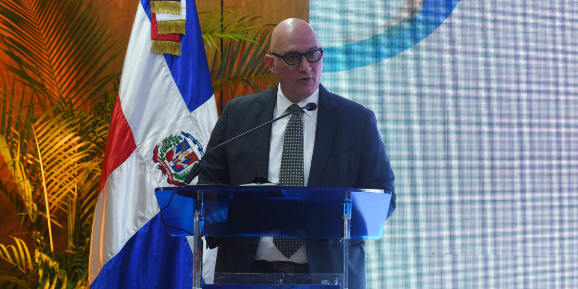 Gobierno presenta una iniciativa para generar empleo y reducir la pobreza