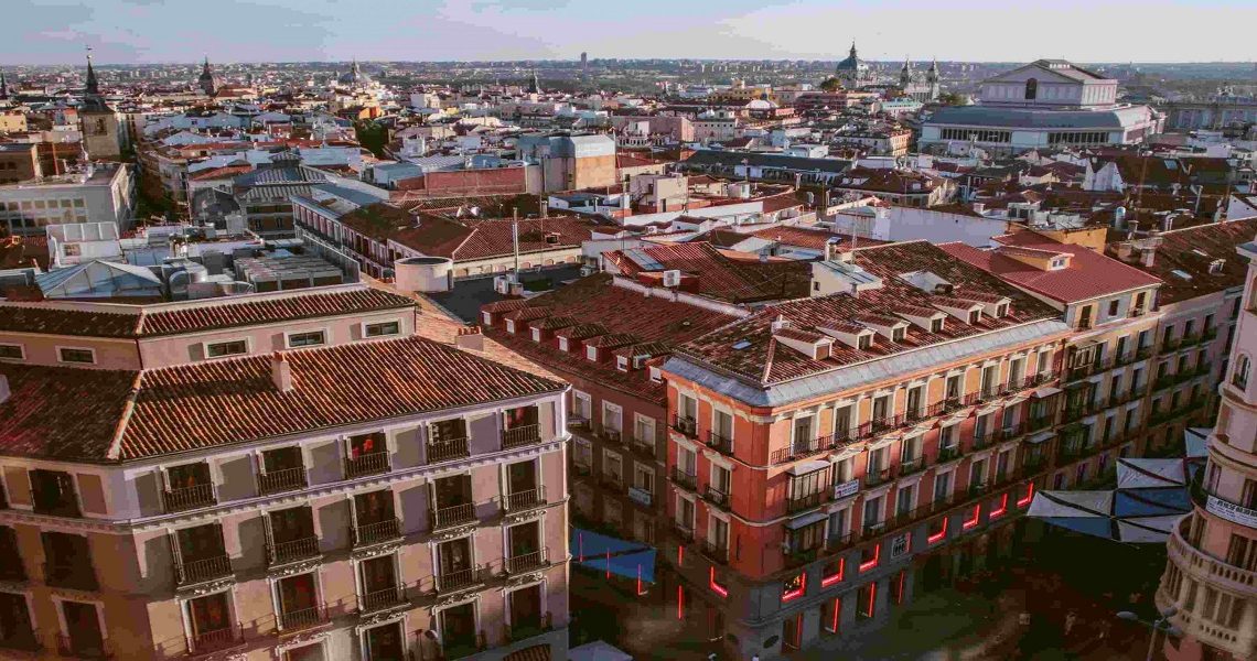 El precio de la vivienda en la eurozona y la UE bajó en 2023 por primera vez en una década