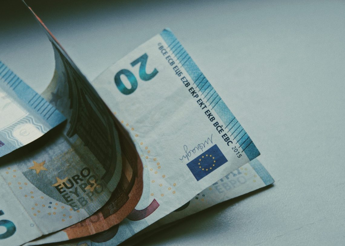 El euro cae por debajo de los US$1.08 tras subir la inflación en Estados Unidos El euro cae por debajo de los US$1.08 tras subir la inflación en Estados Unidos