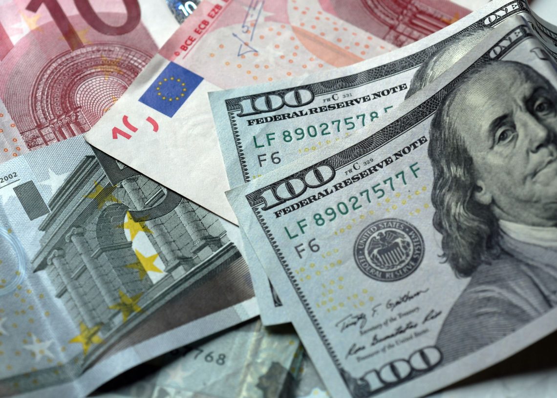 El euro sube a US$1.0854 en el inicio de una semana marcada por la reunión del BCE