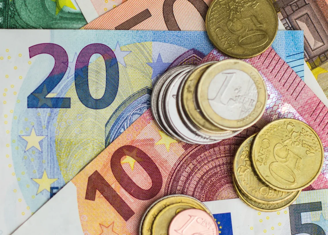 España, el cuarto país de la OCDE donde más subió la carga fiscal sobre el salario en 2023