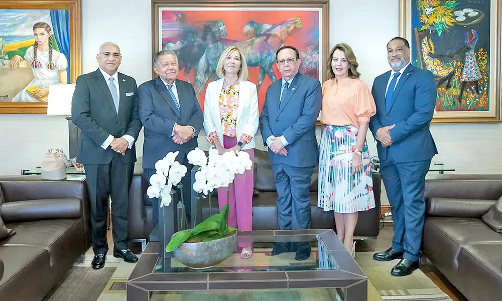 Valdez Albizu recibe presidenta Fábrica Nacional Monedas España