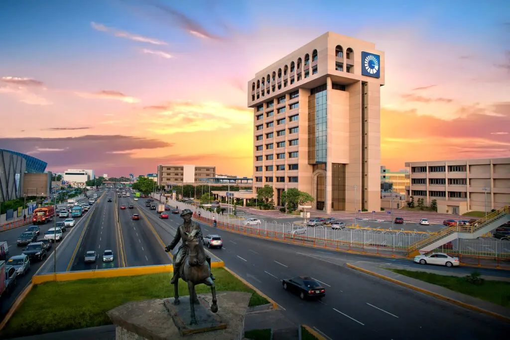 El 34% de las empresas registradas en DGII es cliente del Banco Popular