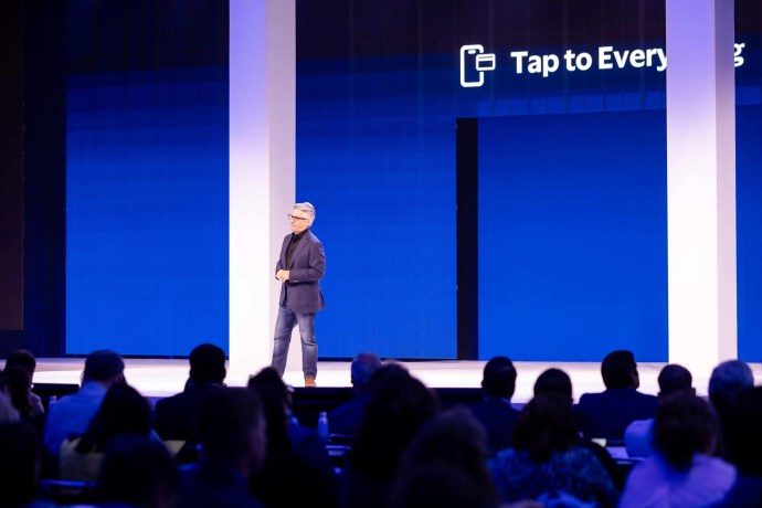 Visa reinventa la tarjeta y revela nuevos productos para la era digital