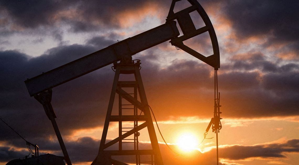 El petróleo de Texas sube a US$77.72 el barril pero pierde un 2.3% semanal