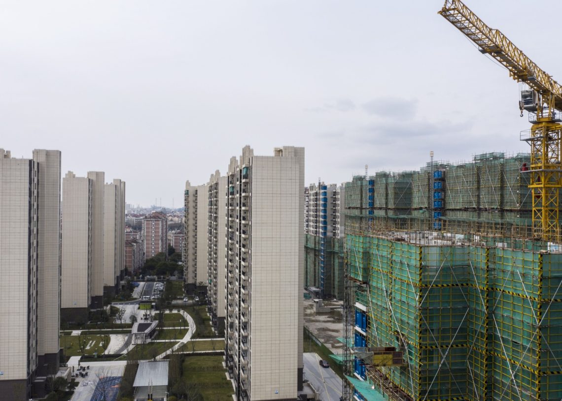 Moody's: el apoyo al sector inmobiliario "aliviará presiones a corto plazo" en China