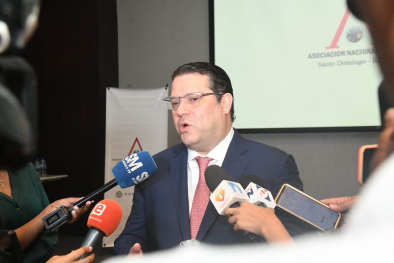 Director de Aduanas dice que desarrollan junto a DGII un plan por los comerciantes chinos