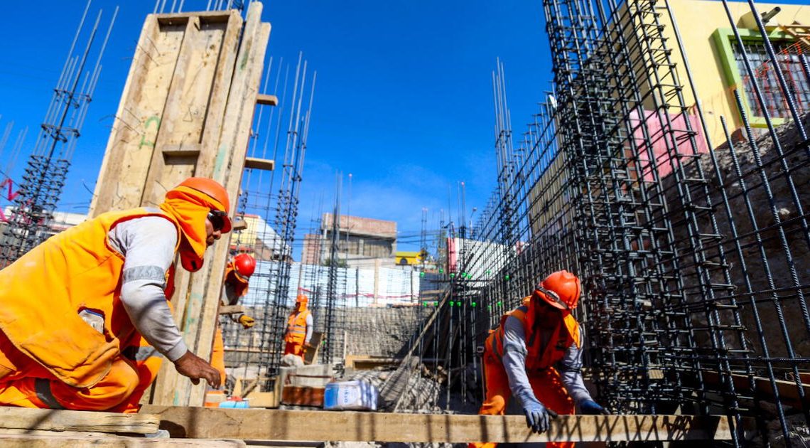 El ajuste económico en Argentina le pasa la factura a la industria y la construcción El ajuste económico en Argentina le pasa la factura a la industria y la construcción