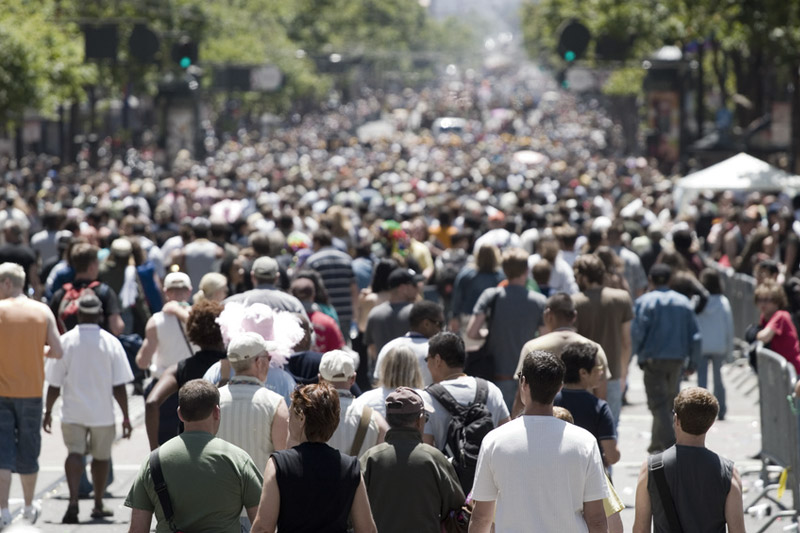 El paro de la eurozona cayó en 94,000 personas en marzo
