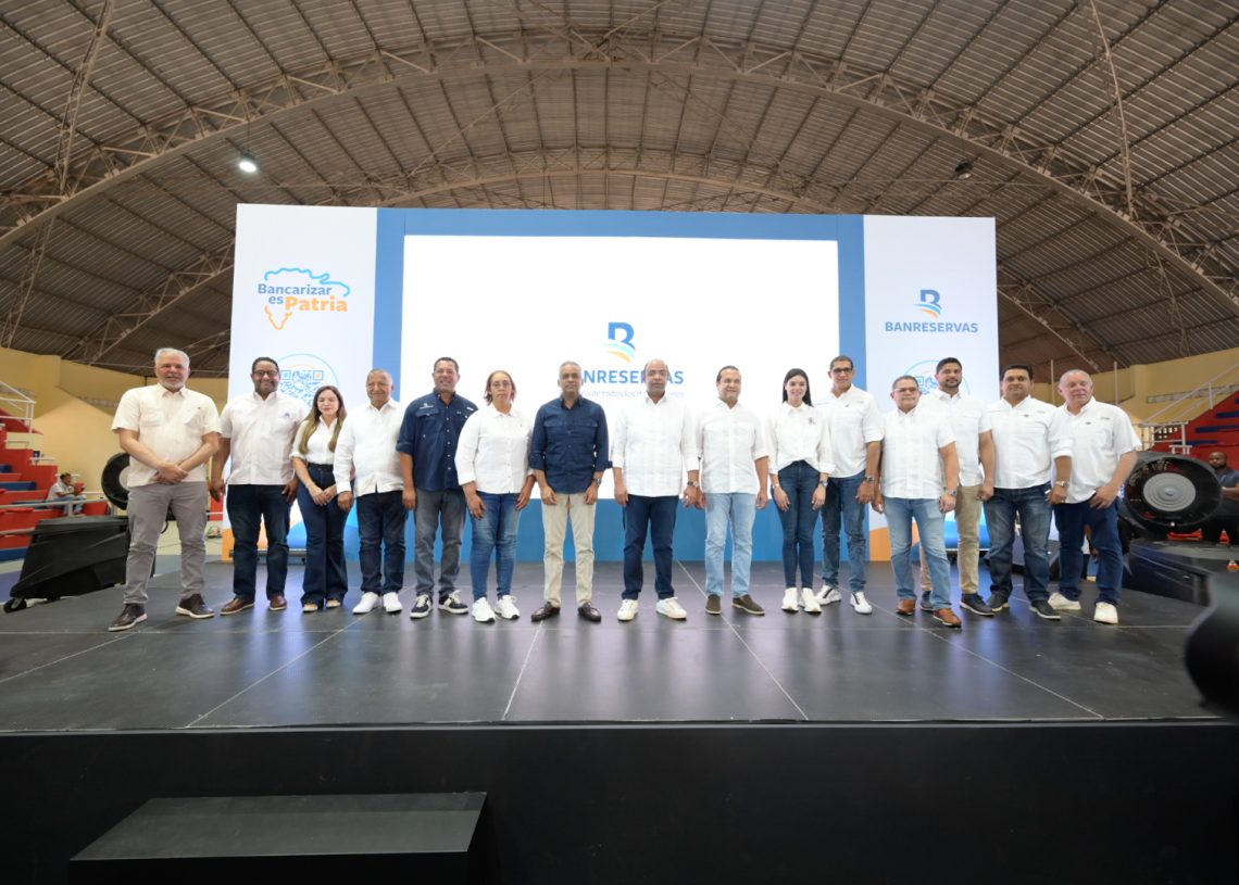 Banreservas celebra "Bancarizar es Patria" en San Cristóbal con apertura de 1,315 cuentas Banreservas celebra "Bancarizar es Patria" en San Cristóbal con apertura de 1,315 cuentas