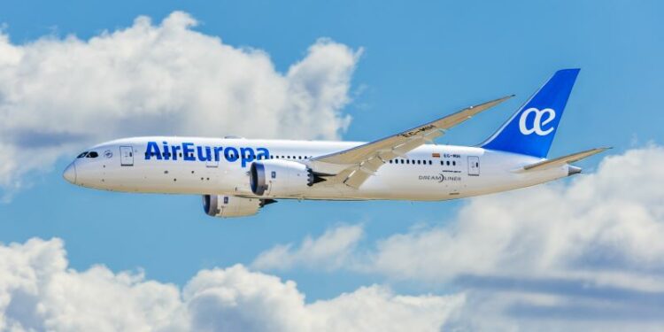 Air Europa comienza mañana a volar a Santiago de los Caballeros