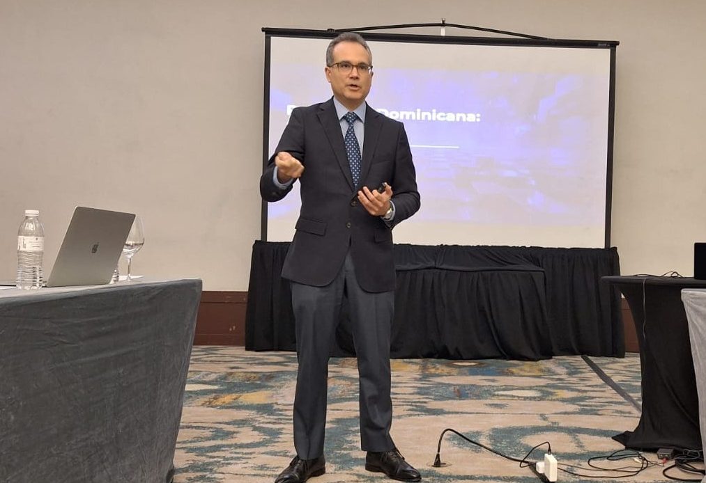 CREES: RD está atrapado en un círculo vicioso fiscal