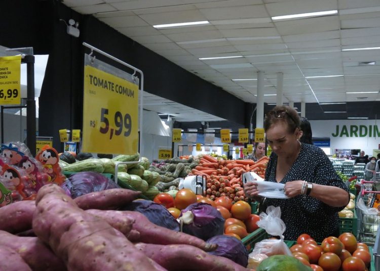 Las ventas del comercio brasileño crecieron un 2.7% interanual en abril Las ventas del comercio brasileño crecieron un 2.7% interanual en abril