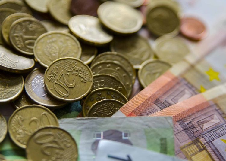 Los 27 acuerdan revisar la gestión de crisis bancarias para proteger a inversores y contribuyentes Los 27 acuerdan revisar la gestión de crisis bancarias para proteger a inversores y contribuyentes