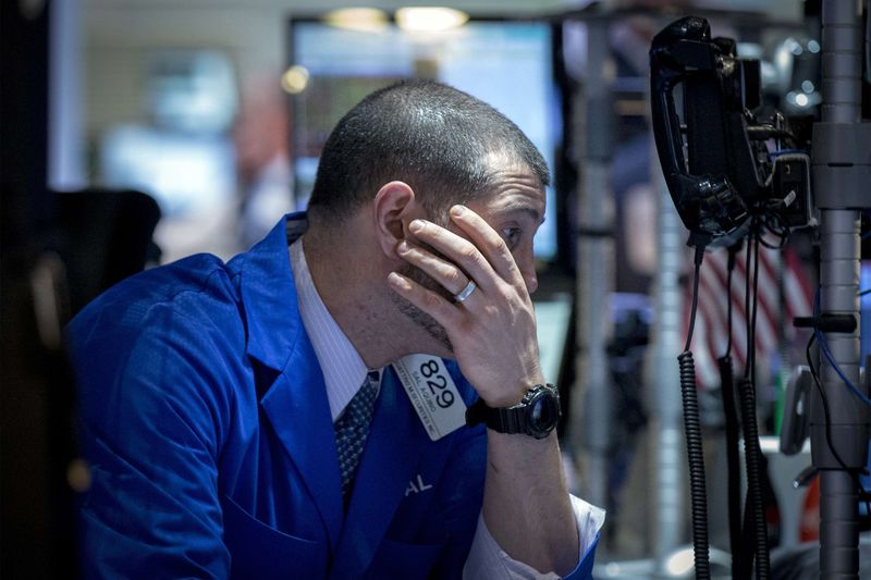 Wall Street abre en verde en el día en que se conocen unos débiles datos de consumo
