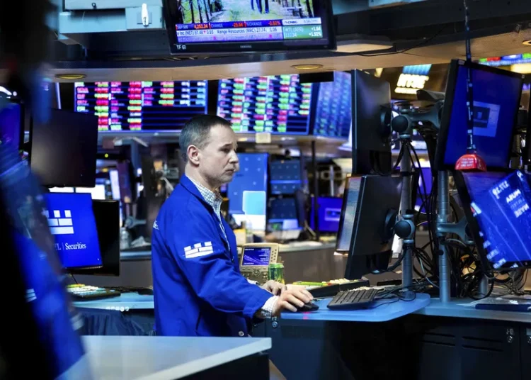 Wall Street cierra en verde una sesión en calma a la espera de los últimos datos de empleo