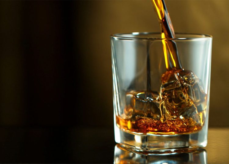 Carga fiscal “desmedida” al ron afecta recaudaciones del Estado, productores y consumidores