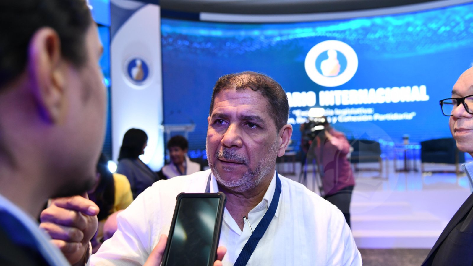 Limber Cruz sobre escasez de pollo: "A final de mes va a estar todo normalizado"