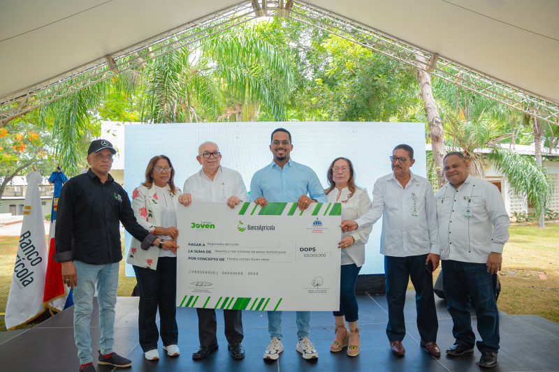 Entregan RD$63 millones para emprendimientos agropecuarios mediante programa "Campo Joven"