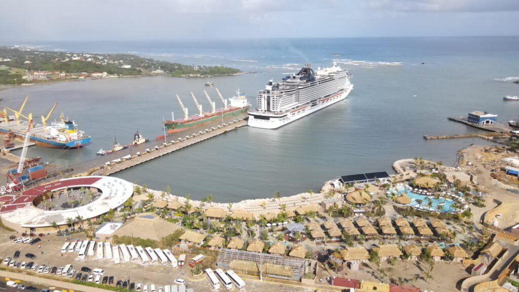 El Norwegian Breakaway llega a Puerto Plata con 6,221 cruceristas a bordo El Norwegian Breakaway llega a Puerto Plata con 6,221 cruceristas a bordo