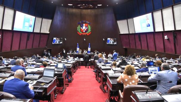 Diputados aprueban proyecto para garantizar que deuda de Estado no supere el 40% del PIB