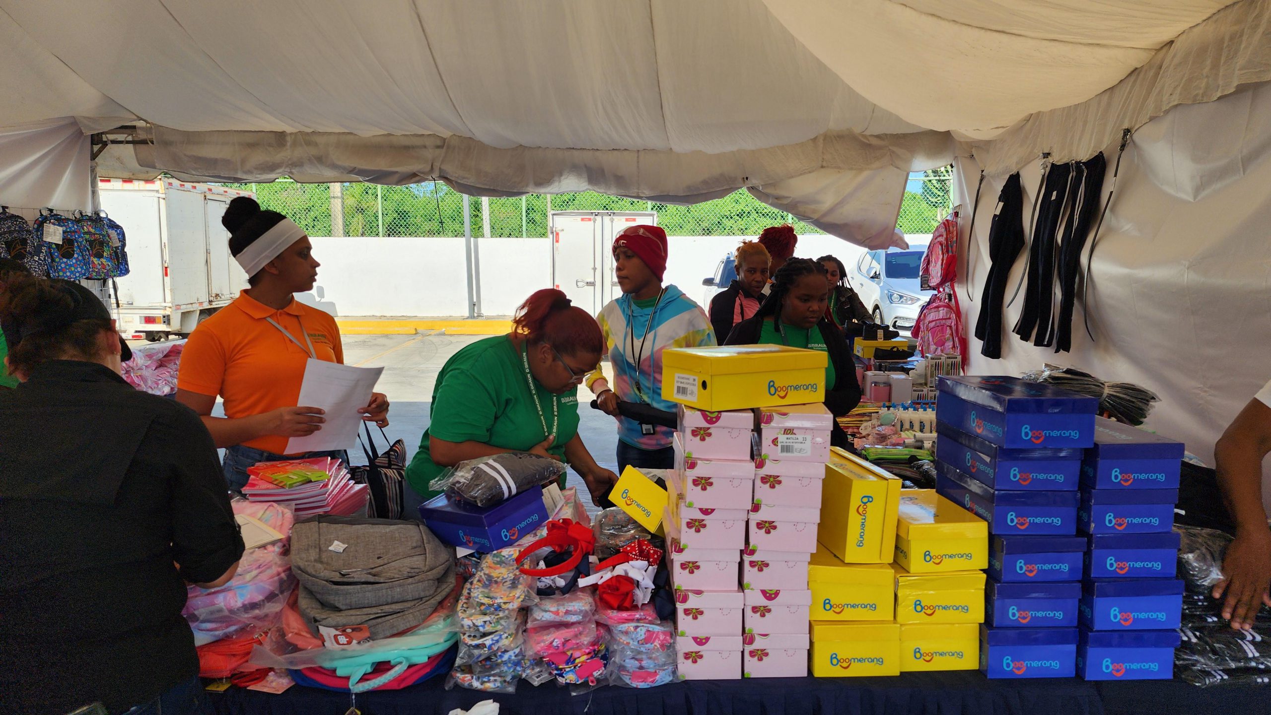 COOPZOAMERICA realiza feria escolar “De Vuelta a Clases” y reconoce el mérito estudiantil