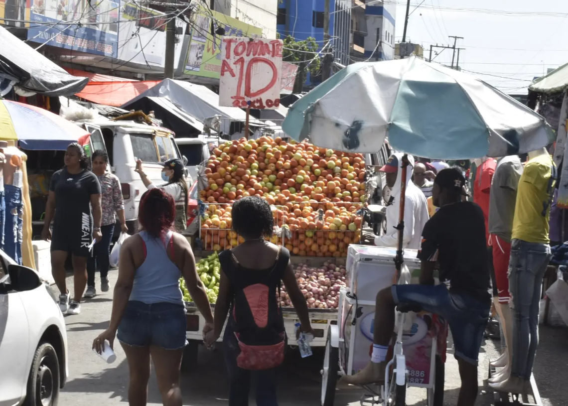 MEPyD: El 53.4% de ocupados en República Dominicana está en la informalidad