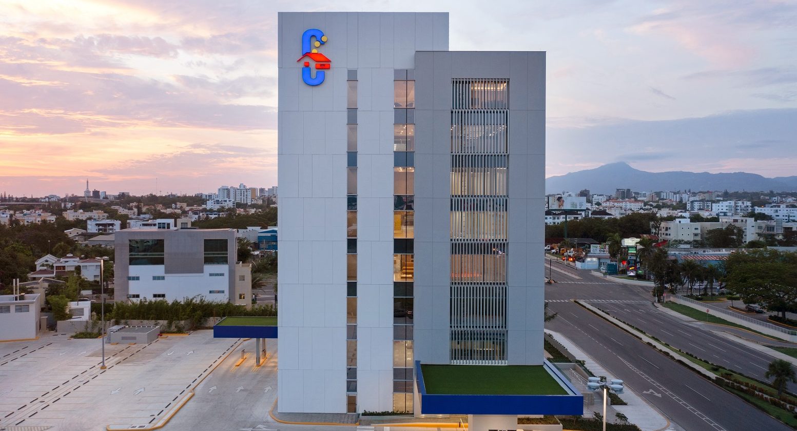 Asociación Cibao ratificada con altas calificaciones Fitch Ratings