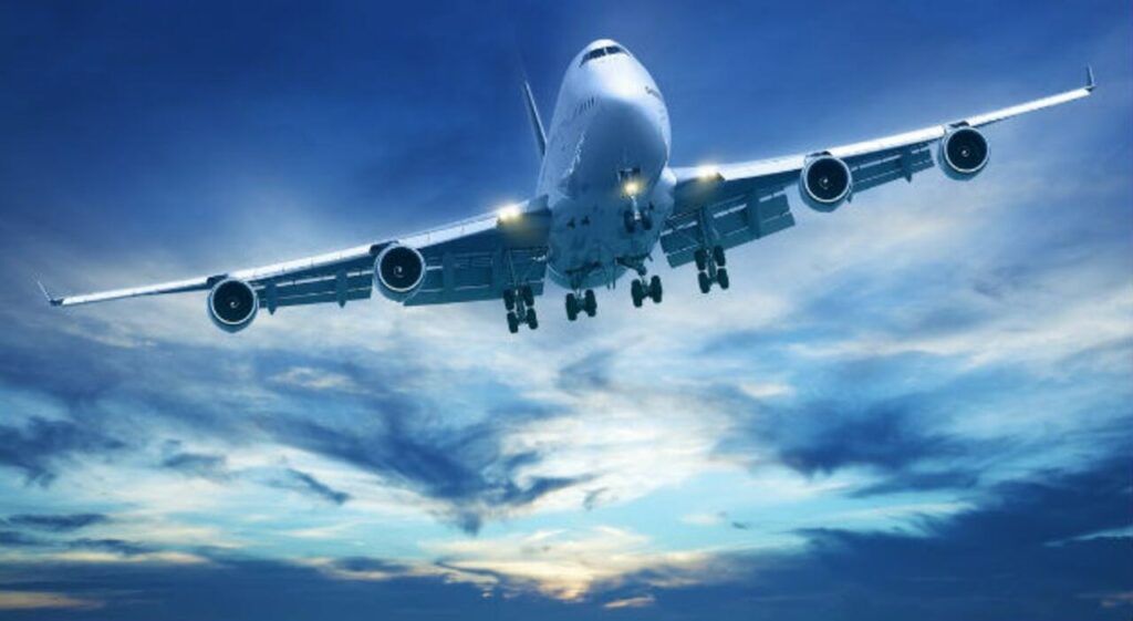 Seis aerolíneas cancelan 300 vuelos en RD tras cierre de Venezuela