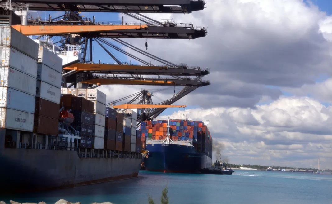 FENABUQUES levanta paro en los puertos en busca de solución