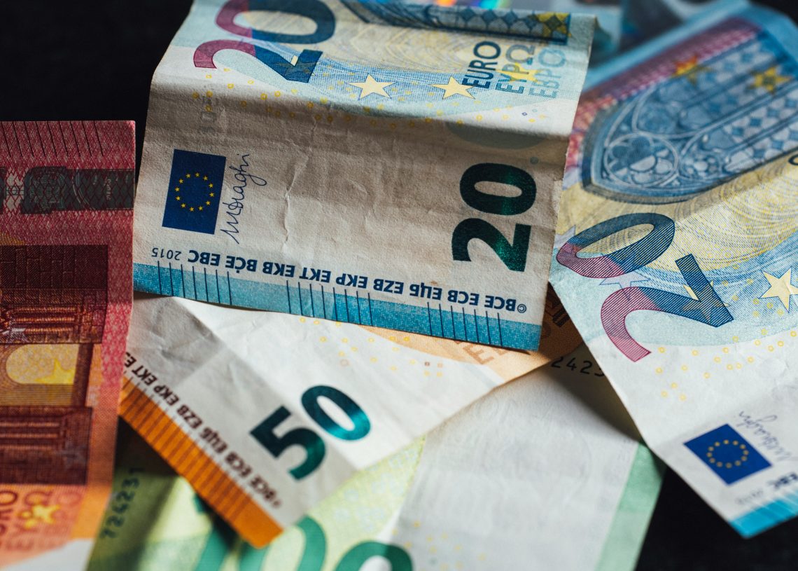 El PIB aumentó un 0.3% en la zona euro y la UE en abril-junio El PIB aumentó un 0.3% en la zona euro y la UE en abril-junio