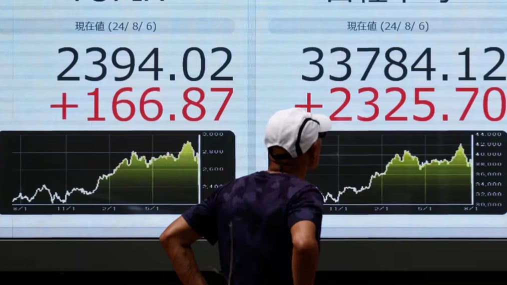 Bolsas asiáticas se recuperan después de desplome histórico del lunes