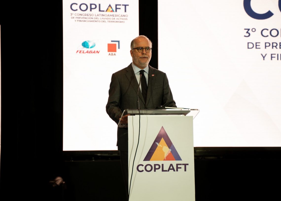 Alejandro Fernández W.: “Sinergia entre sectores público y privado son clave para proteger sistema financiero”