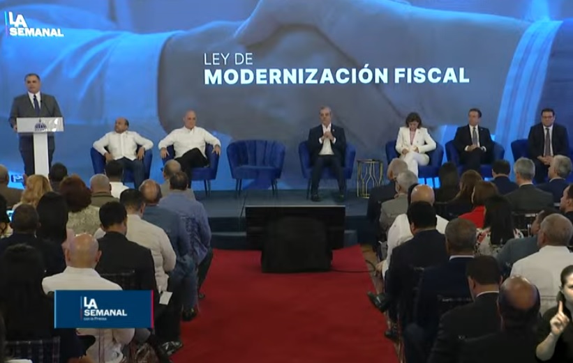 Reforma fiscal contempla alza salarial sectores público y privado