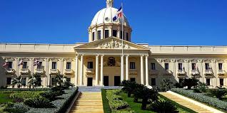 Economistas dicen gobierno está siendo considerado con ley de modernización fiscal